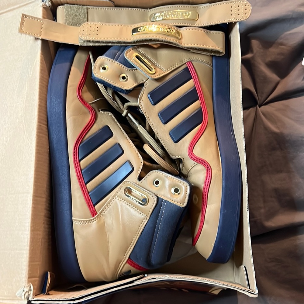 Adidas AR 2.0